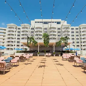 Hilton Mar Caribe Resort Cancun